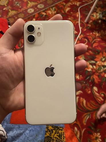 apple iphone 13: IPhone 11, Б/у, 256 ГБ, Белый, Чехол, 86 % — 2