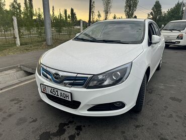 byd e5 2019 характеристики: BYD : 2017 г., 1 л, Вариатор, Электромобиль, Седан