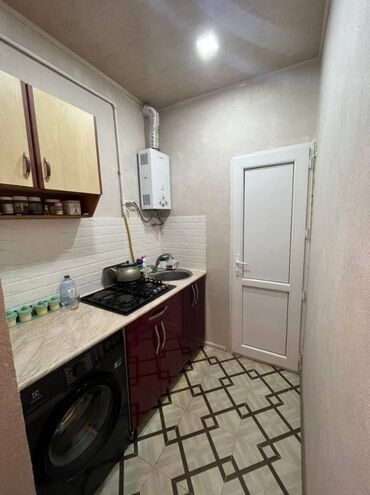 Uzunmüddətli kirayə mənzillər: 9-cu mikrorayon, Tərlan şadlıq sarayın yaxınlığı, 5 mərtəbəli binanın — 1