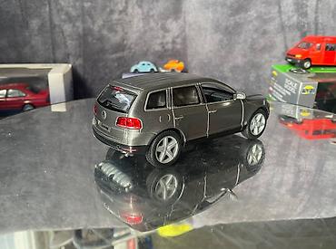 Avtomobil modelləri: Коллекционная модель volkswagen touareg grey metallic 2003 kinsmart — 8