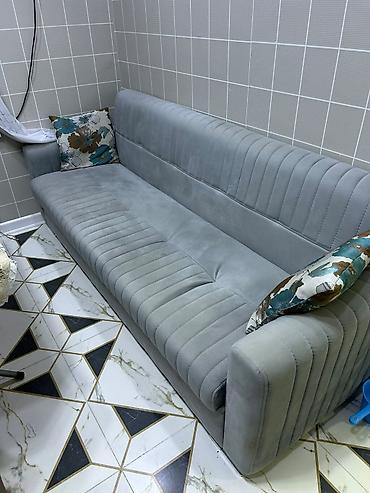 Divan. Satılır 180 azn. Bazası var. Ünvan Masazır(SemaG)