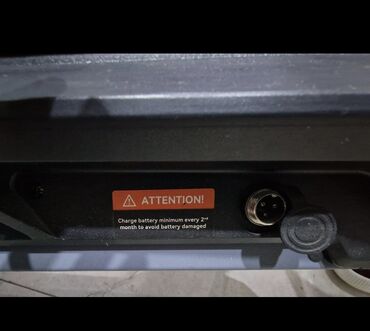 Elektrikli samokatlar: Elektrik skuter - Geniş gövdəli, slip-əleyhinə platforma - Ön və arxa — 11