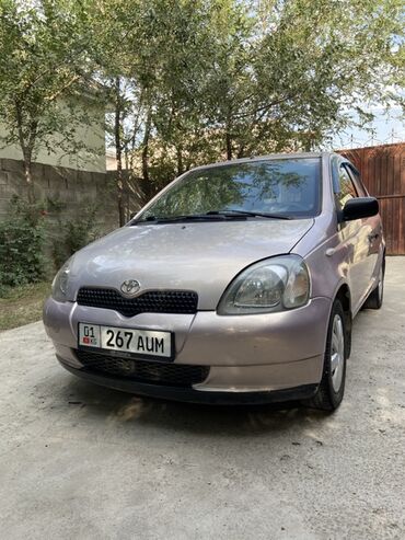 маленькая машина: Toyota Yaris: 1999 г., 1 л, Механика, Бензин, Хетчбек