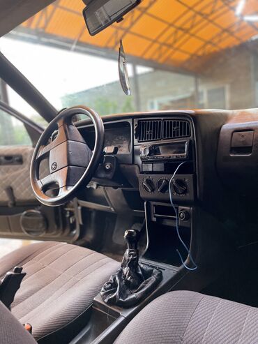 глушитель passat b3 универсал: Volkswagen Passat: 1989 г., 1.8 л, Механика, Бензин, Универсал