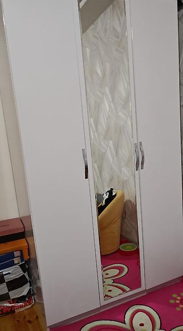 skaflar islenmis: Ağ rəngdə 3 qapılı paltar şkafı. - Material: laminat/MDFlam səth — 1