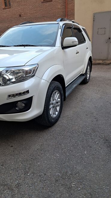 Toyota: Toyota Fortuner: 2.7 l | 2013 il Ofrouder/SUV — 3