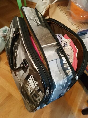 ženske kratke pantalone: Garderoba na veliko. Oko 30 artikla. + Torba . Sve u kompletu