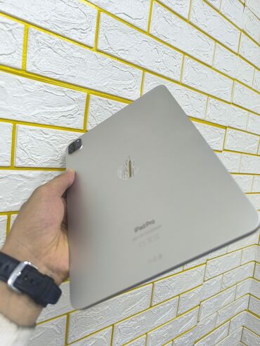wifi azercell: Apple iPad Pro + Magic Keyboard komplekti - Model: iPad Pro