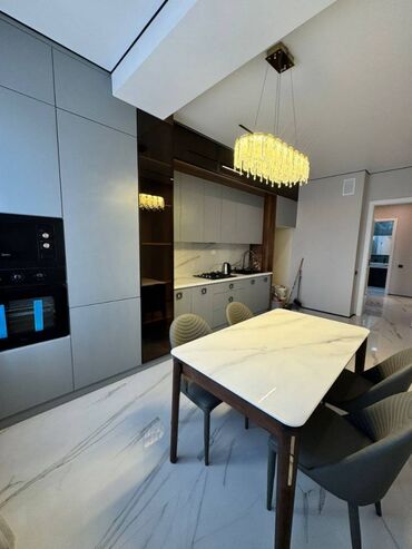 горить: 2 комнаты, 78 м², Элитка, 13 этаж, Дизайнерский ремонт