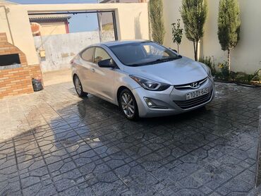 Hyundai: Hyundai Elantra: 1.8 l | 2015 il Sedan