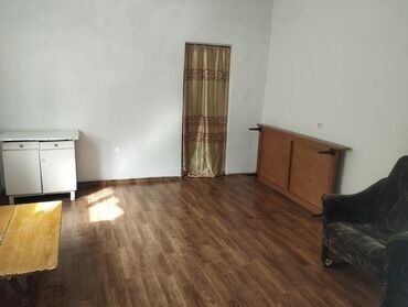 дом с контейнера: 50 кв. м, 2 бөлмө, Жертөлө, ороо, Забор, тосулган
