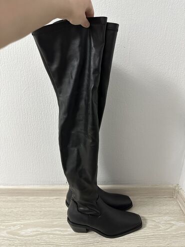 обувь жорданы: Сапоги, 37.5, цвет - Черный, Asos