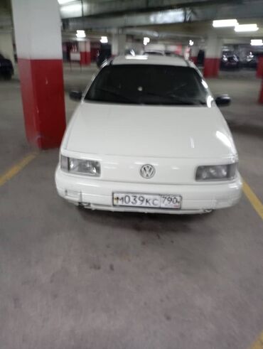 Volkswagen: Volkswagen Passat: 1988 г., 1.8 л, Механика, Бензин, Универсал