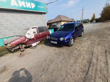 шкода практик: Toyota Corolla: 1999 г., 1.4 л, Механика, Бензин, Универсал