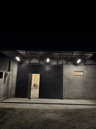 аренда дачи: Xaçmazın kruqunda Aran küçəsində 300 kvadrat ambar icarəyə verilir