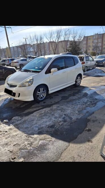 авто бу в рассрочку: Honda Fit: 2004 г., 1.3 л, Автомат, Бензин, Хэтчбэк