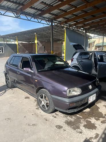 Volkswagen Golf: 1993 г., 1.5 л, Механика, Бензин, Хэтчбэк