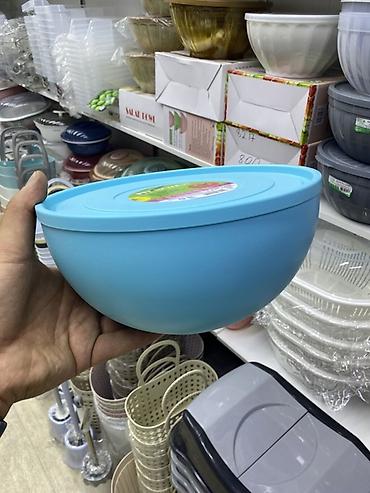 сахарница с крышкой: Пластиковая миска с крышкой FIT BOWLS - Объем: 3,5 л (указано на — 1