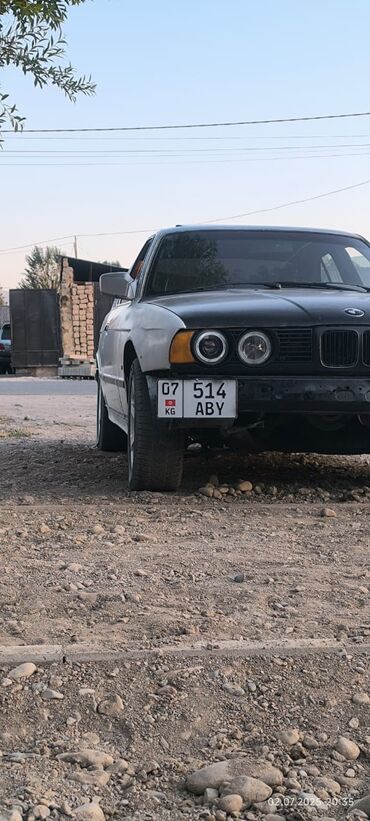 мерседес 408: BMW 5 series: 1992 г., 2 л, Механика, Бензин, Седан
