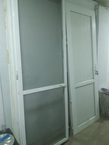 qapı ağ: Plastik qapı, 90x230 sm