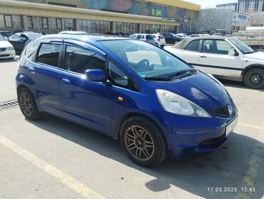 Honda: Honda Jazz: 2009 г., 1.3 л, Механика, Бензин, Хэтчбэк