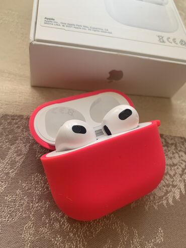 ucuz nausnikler: Продам AirPods 3 Аккумулятор держат отлично Правый наушник не