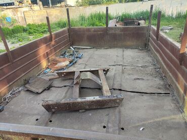География: Məhsul: Metal yük qoşqusunun kuzovu və əlavə detallar Təsvir: - Tam
