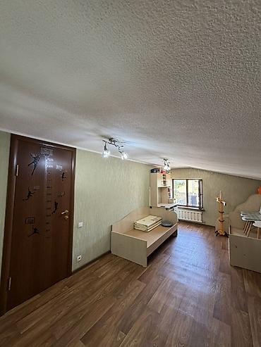 дом аламединский рынок: 🏡Продаётся 4-комн.2-этаж дом р/н Аламединского рынка! 📐 Площадь дома — 5