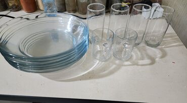 Другие товары для кухни: 6 plates,2 mugs,4 glasses