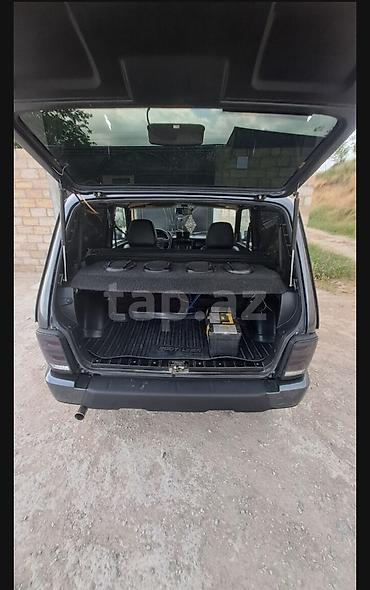 09 maşın: Avtomobil: Lada Niva (3 qapı, tam ötürücülü off-road SUV) — 2