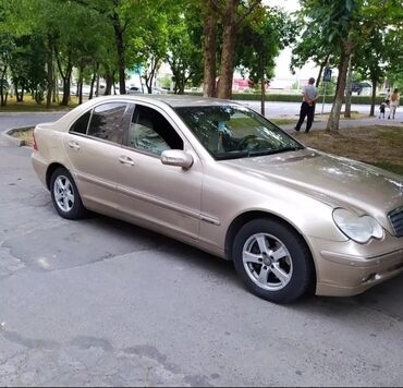 голльф 2: Mercedes-Benz 200: 2001 г., 2 л, Автомат, Бензин, Седан