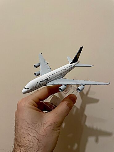 pultlu teyyare: Təyyarə modeli AİRBUS A380 Lufthansa Dəmir ağır modeldir gözəl