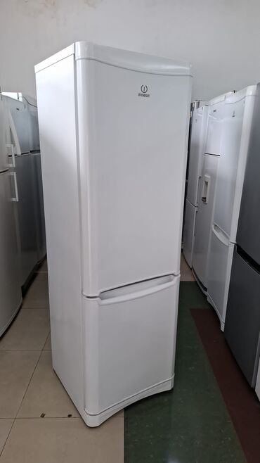 xaladennik matoru: 2 qapılı Indesit Soyuducu Satılır, rəng - Ağ