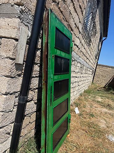 demir qapi islenmis: İşlənmiş Giriş qapısı 100x210 sm Çərçivə ilə, Ünvandan götürmə — 2