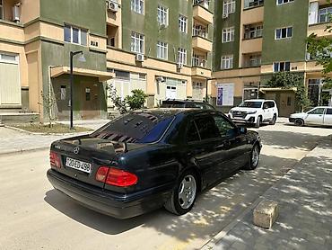 Mercedes-Benz: Mercedes-Benz E 320: 2 l | 1996 il Sedan — 2