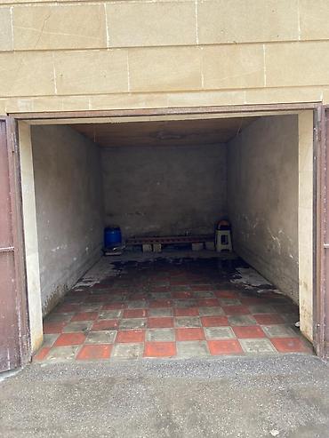 Qaraj satılır: Yan-yana iki qarjdi hər birin sahəsi 16km.metrdir. 2si birlikde 24 -da lalafo.az — 12 Qaraj satılır: Yan-yana iki qarjdi hər birin sahəsi 16km.metrdir. 2si birlikde 24 — 12