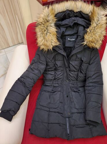 Zimske jakne: S (EU 36), Jednobojni, Sa postavom, Veštačko krzno — 1