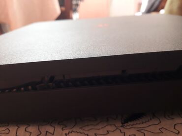 PS4 (Sony Playstation 4): PlayStation 4 Slim oyun konsolu Əsas xüsusiyyətlər: - PS4 Slim — 1