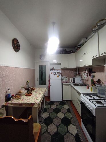 квартира в беловодск: 3 комнаты, 69 м², 106 серия, 4 этаж, Свежий ремонт