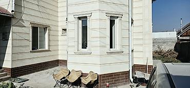 эне сай продаю дом: Просторный двухэтажный дом с ограждённой территорией и кирпичным — 3