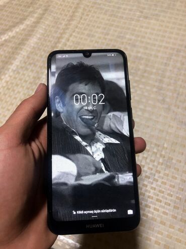 телефон fly nimbus 8: Huawei Y6, 32 GB, rəng - Qara, Barmaq izi, İki sim kartlı