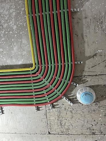 Электрики: Электромонтажные работы Профессиональные услуги электрика для — 8