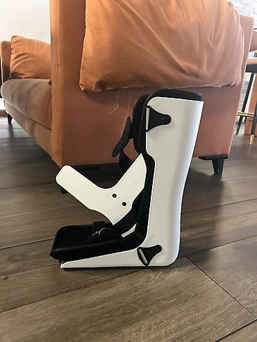 Ортезы: Ayaq biləyi–ayaq üçün ortopedik splint (AFO tipli) - Material: sərt — 1
