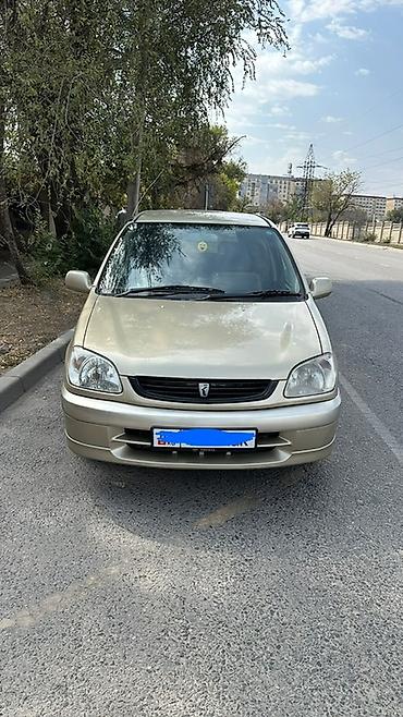 sprinter 2003: Toyota Raum: 2002 г., Минивэн — 6