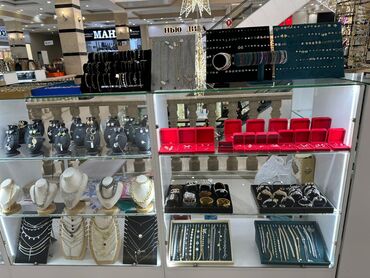 суеркулова 18 тц жарал mall бишкек фото: Ижарага берем СБдагы аралча, Соода борборунда, 8 кв. м Иштеп жаткан, Жабдуулары менен, Ремонту менен, Электр жарыгы, Видеокөзөмөл жана сигнализация