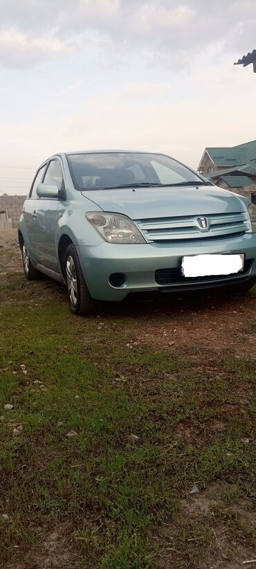 Toyota: Toyota ist: 2004 г., 1.3 л, Автомат, Бензин, Хэтчбэк