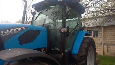 Kombaynlar: Landini Powerfarm/Powerforce seriyalı mavi traktor - Güclü ön çəkili — 9