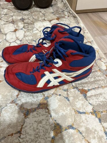 купить борцовки для самбо: Красные борцовки Asics с синими вставками и белыми полосами по бокам