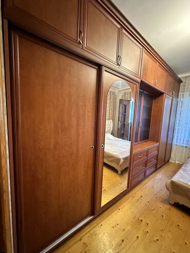 dolab paltar: Гардеробный шкаф, Б/у, 5 дверей, Распашной, Прямой шкаф, Азербайджан