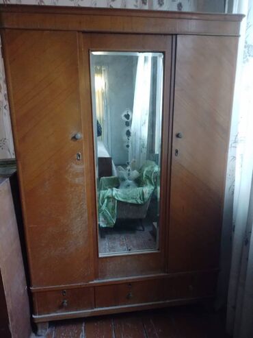 İşlənmiş, Açılan, 3 qapılı Düz dolab, Şifonyer, Rusiya